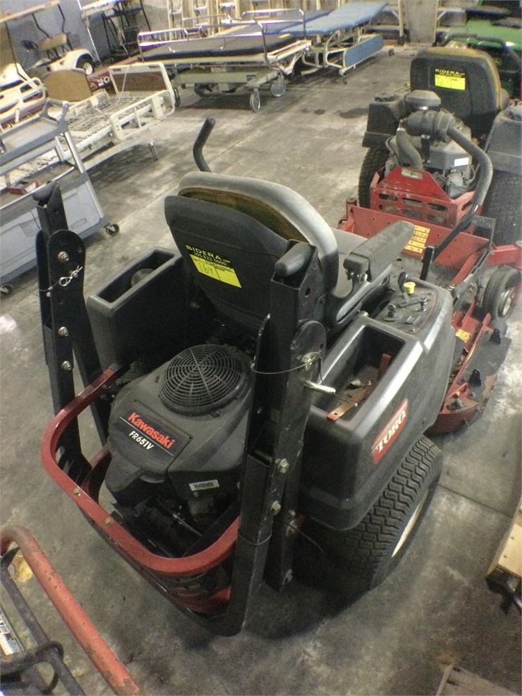BIDERA Government Auctions Toro Ridding Mower Titan ZX4820