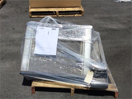 Pallet with a Mix lot of Hydraulic Cylinders & Radiator