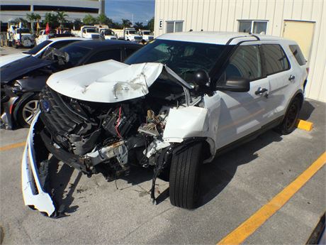 2016 Ford Explorer Police Interceptor (Front Collision) Junk Yard Special