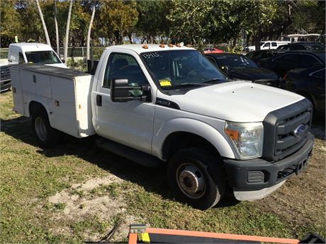 2014 Ford F350XL 4x4 Utility Bed Truck