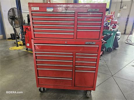 BIDERA Government Auctions Waterloo Professional Mechanic Tool Box w Tools