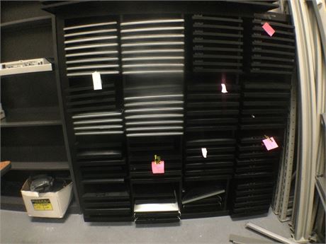 Mix lot of (104) Dell Monitors w Stand