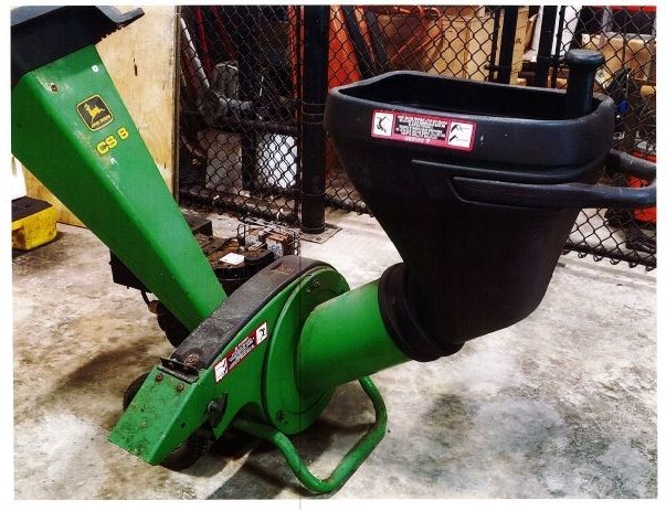BIDERA Government Auctions - John Deere Brush Chipper / Shredder CS8