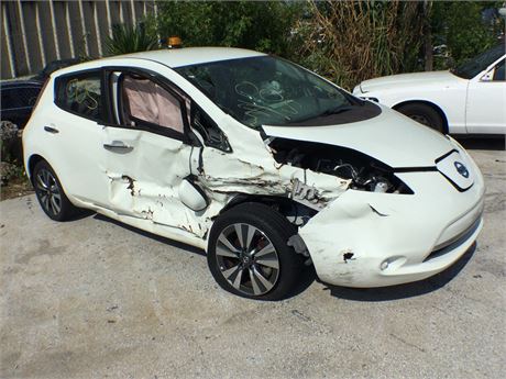 2017 Nissan Leaf (Crashed)
