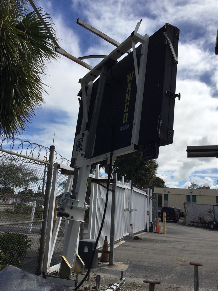 BIDERA Government Auctions 2017 Wanco Message Board Trailer (Crashed)