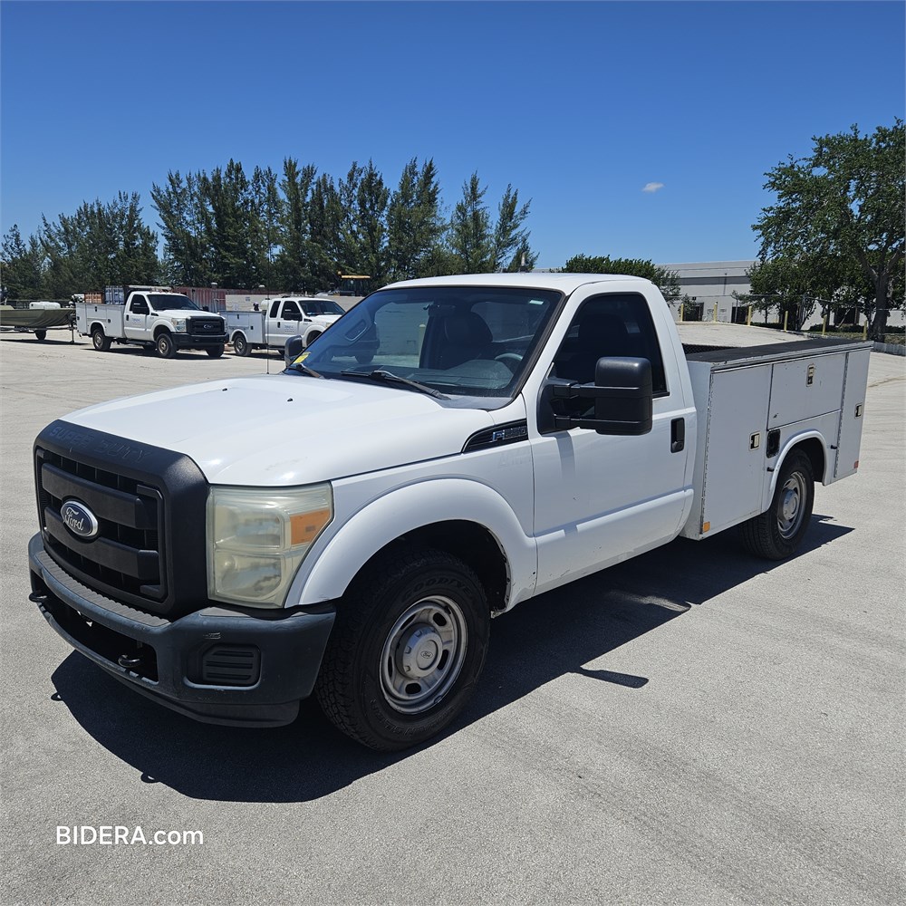 BIDERA Government Auctions - 2011 Ford F250 XL STD CAB/UTIL BED W/Lift ...