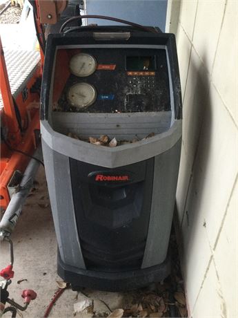 Robinair Automotive AC Recovery / Recycling Station