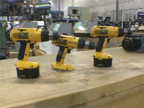 Mix lot of (03) DeWalt Cordless Drills with Two Batteries