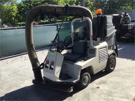 2016 Tennant ATLV 4300 Ride on Sweeper