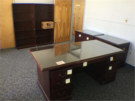 Mix lot of (11) Office Furniture