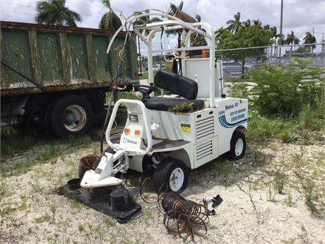 2004 Madvac 101-D (Ride on Vacuum Litter Collector