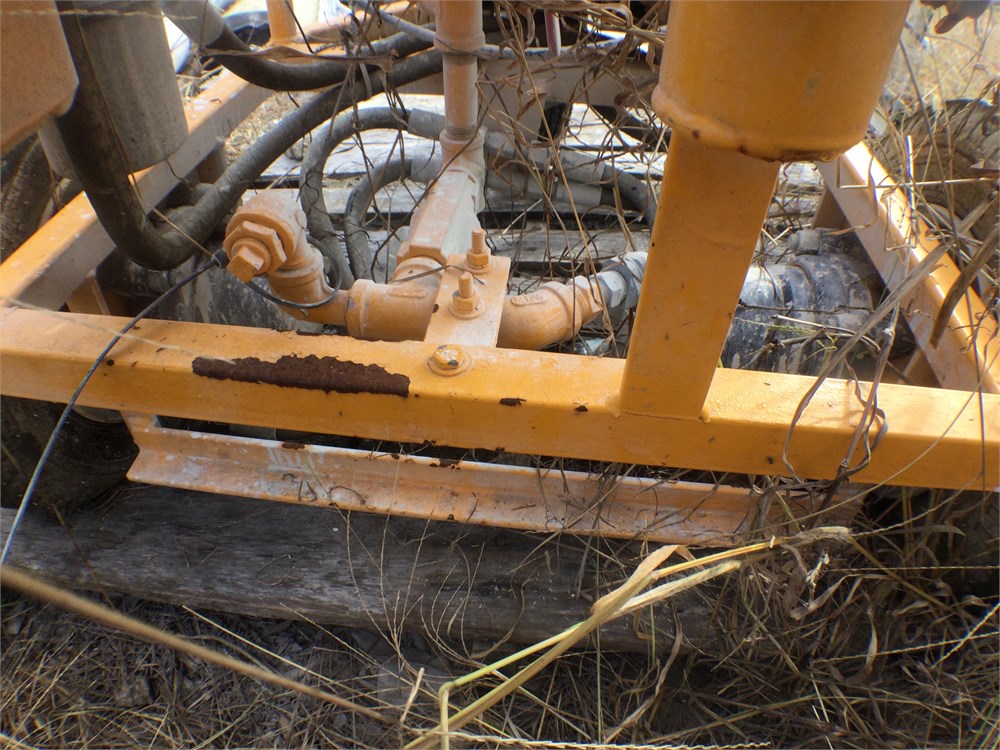 BIDERA Government Auctions Kelly Creswell Hydro 8817 Paint Sprayer (1)