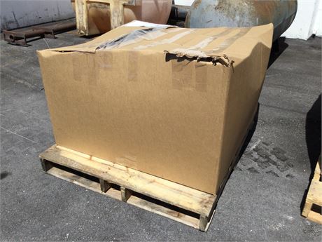 Pallet with a Mix lot of Vehicle & Truck Parts