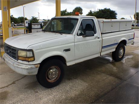 1996 Ford F250 XL 4X2 Pick Up Truck