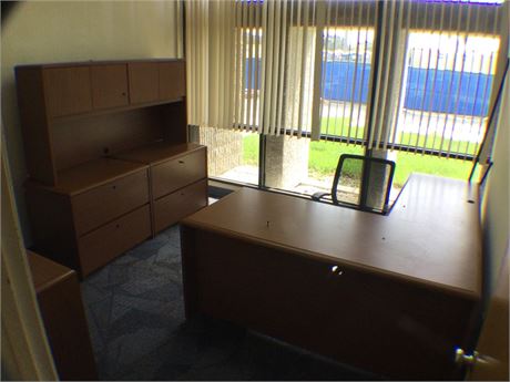 Mix lot of (13) Office Furniture