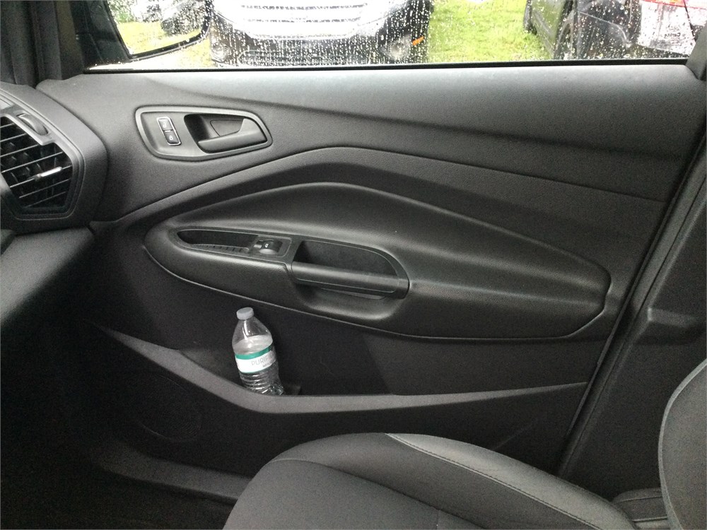 BIDERA Government Auctions 2015 Ford Escape S (Needs Transmission