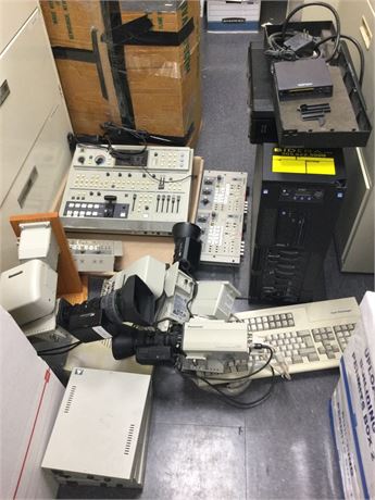 Mixed Lot of Used Monitoring System