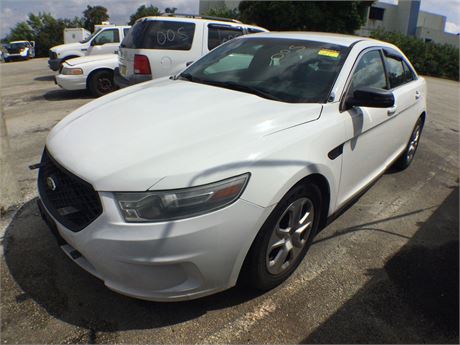 2013 Ford Taurus Police Interceptor (Does Nothing)