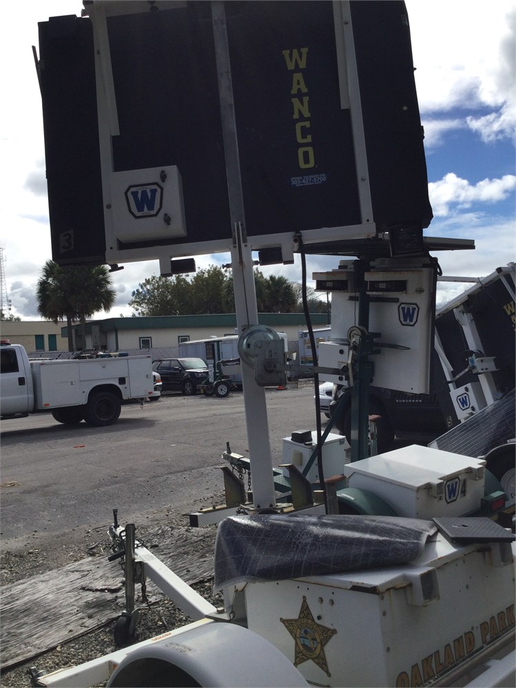 BIDERA Government Auctions 2017 Wanco Message Board Trailer (Crashed)